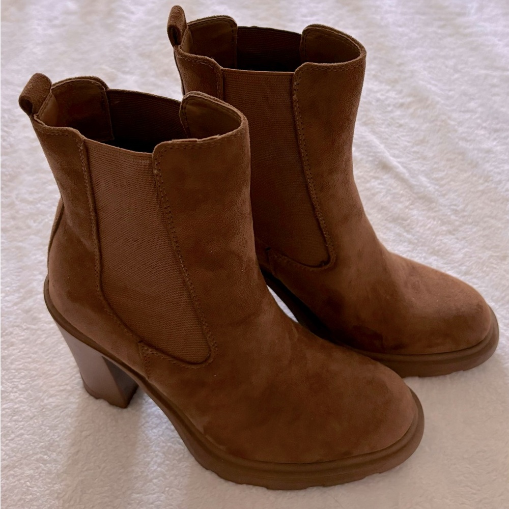 NEW Nine West Ream Chelsea Heeled Booties